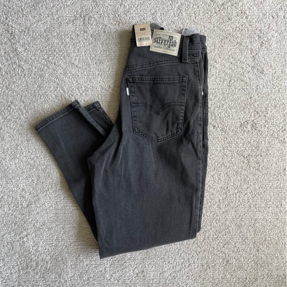 NWT Levi's Black High Rise Mom Jeans